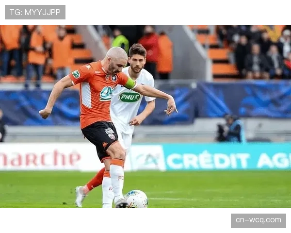 里昂遭朗斯逆转扎鲁里制胜进球成比赛关键