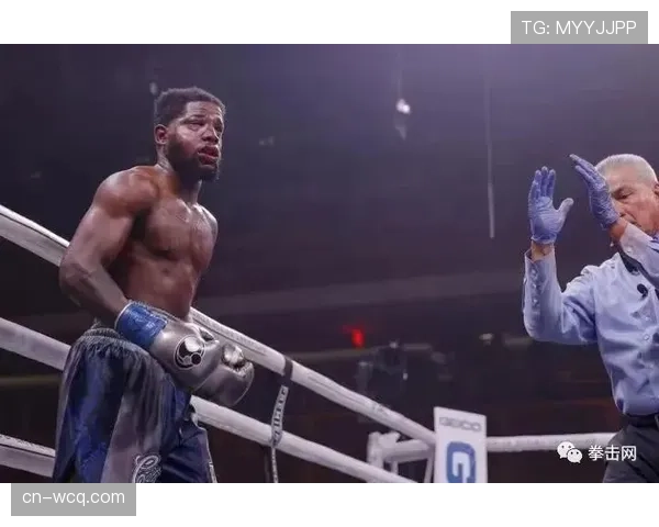 赫盖左眼肿胀无法视物，团队保护性弃权显职业拳击人道关怀