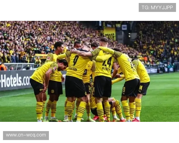 拜仁慕尼黑公布对阵多特蒙德大名单，关键后卫回归提升防线稳固性预期