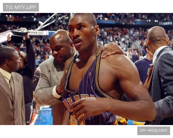 冲突事件聚焦：活塞黄蜂比赛中爆发大规模斗殴，五人被驱逐出场